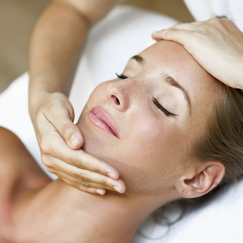 Piel radiante y saludable gracias a la biotina de eterna nutrition